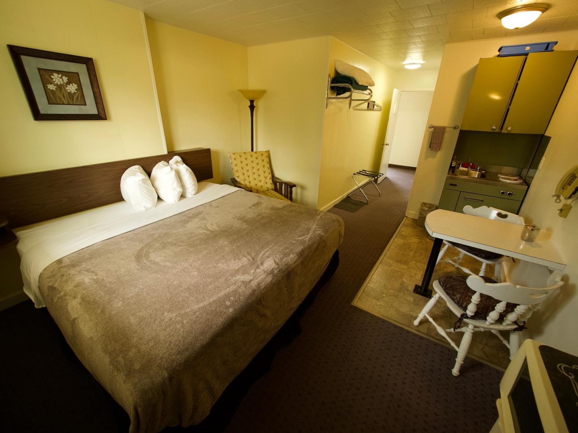 Creston Valley Motel Esterno foto