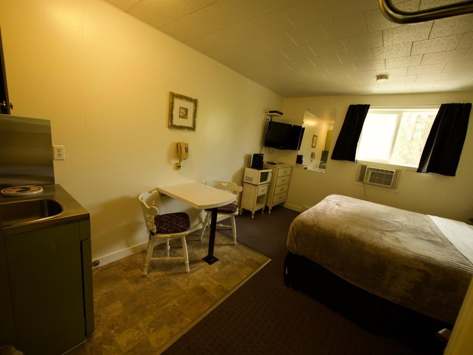 Creston Valley Motel Esterno foto