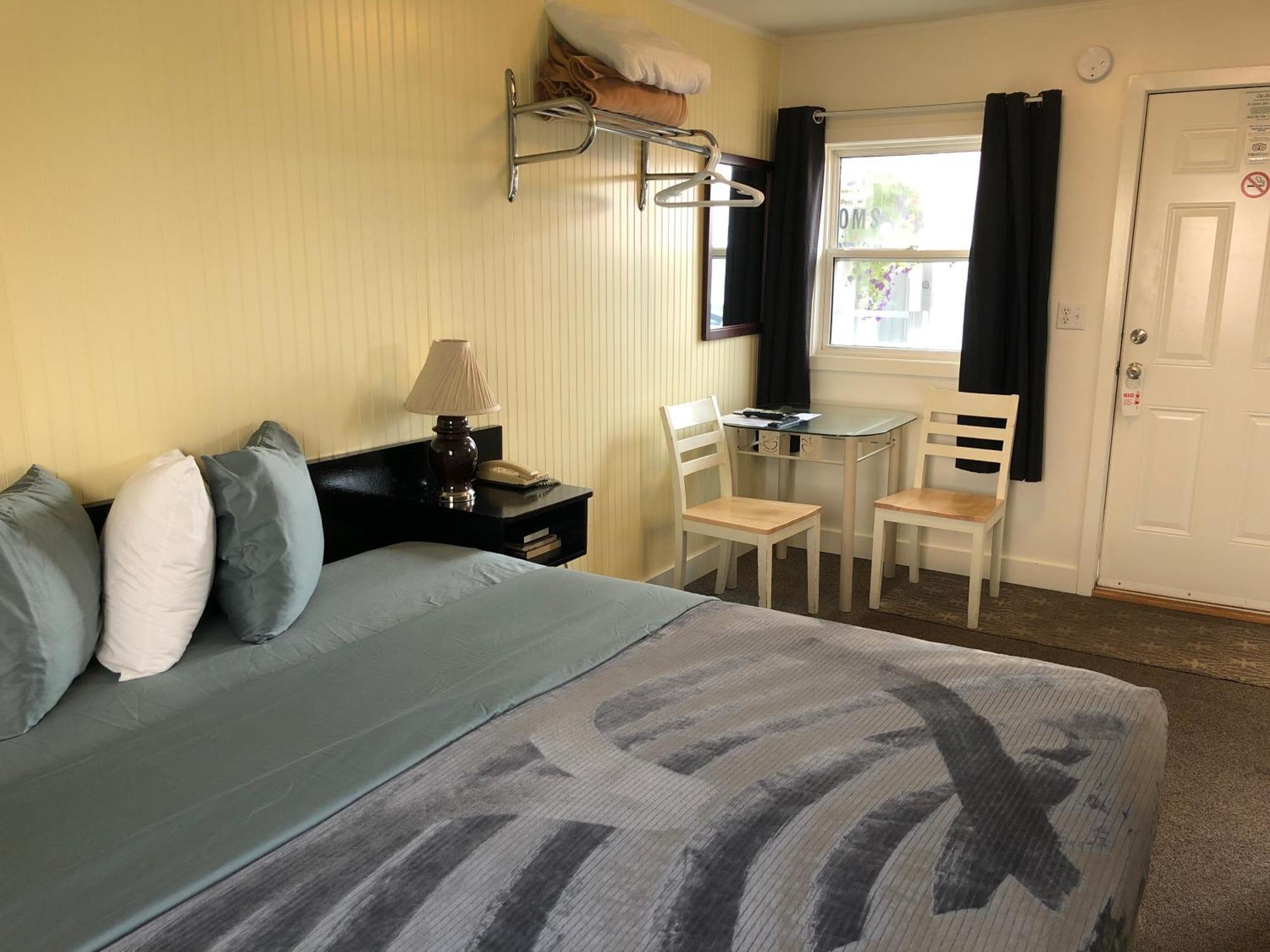 Creston Valley Motel Esterno foto