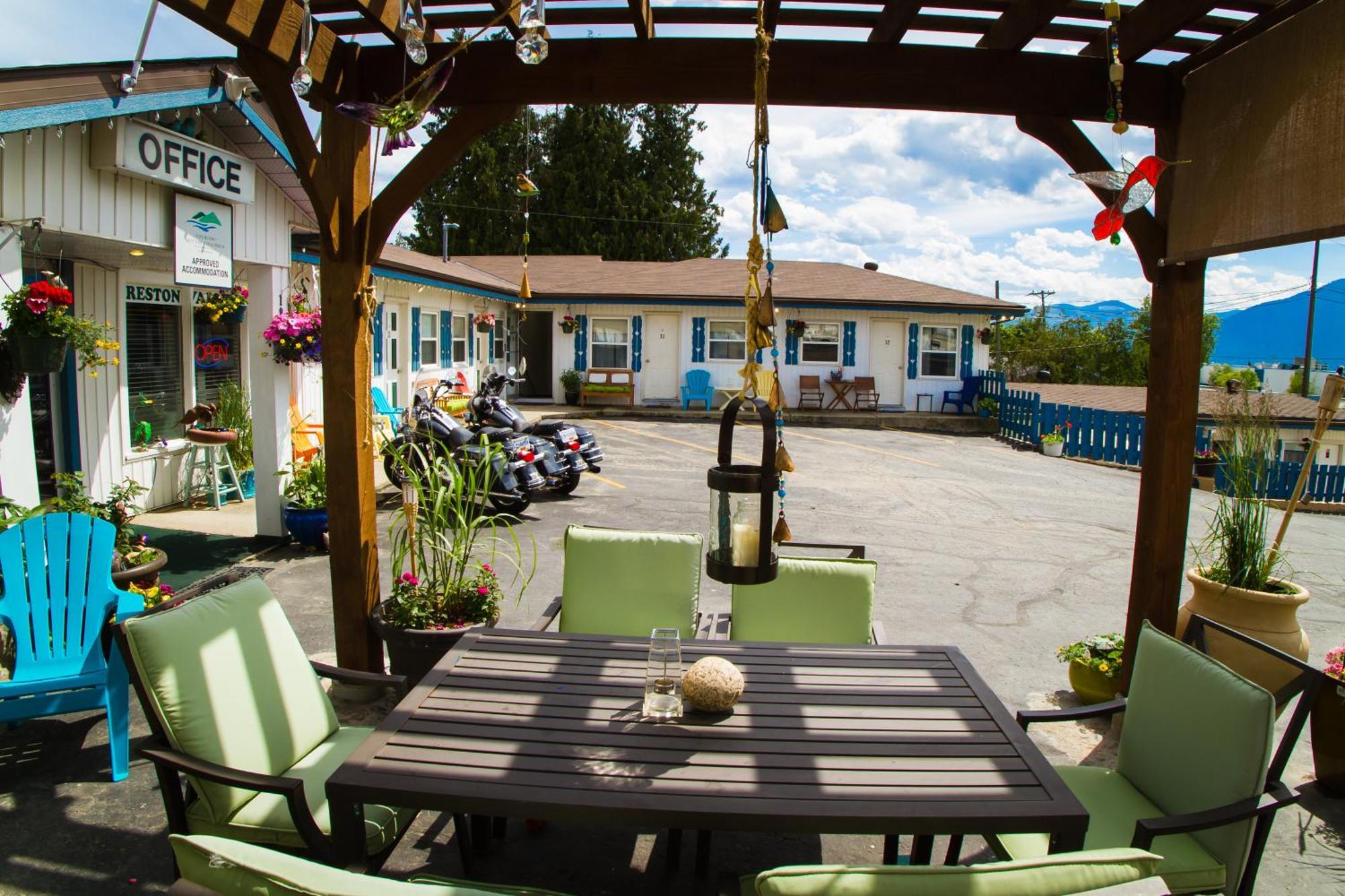Creston Valley Motel Esterno foto