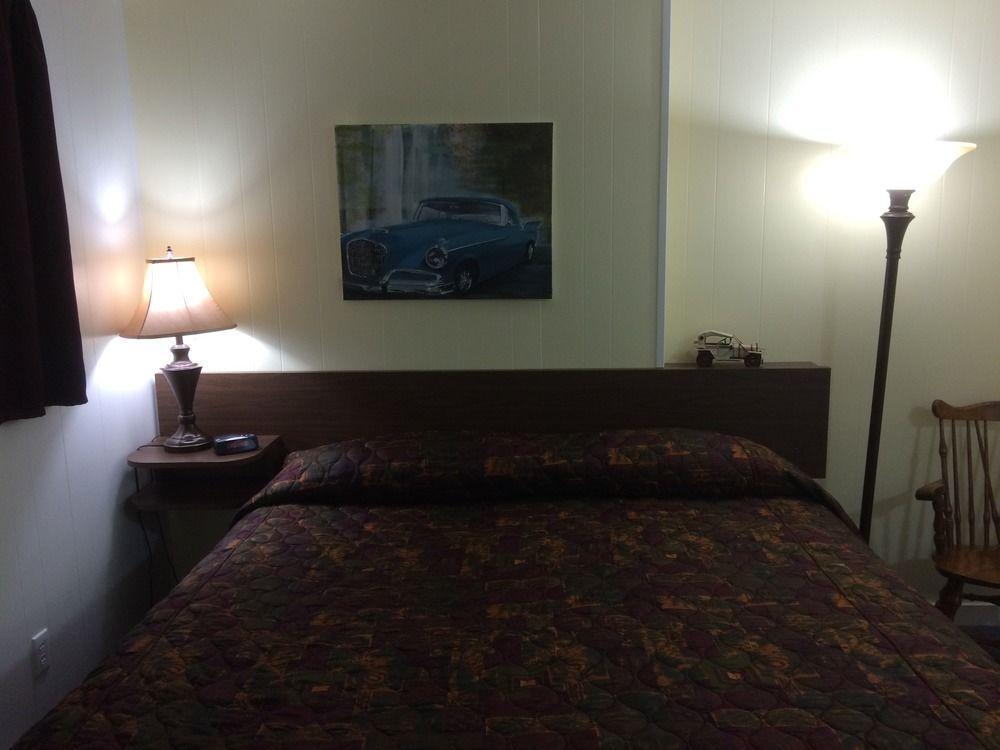 Creston Valley Motel Esterno foto